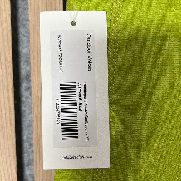 Outdoor Voices - 5” Warm Up Shorts- XS
bubblegum/peridot/Caribbean - Picture 6 of 8